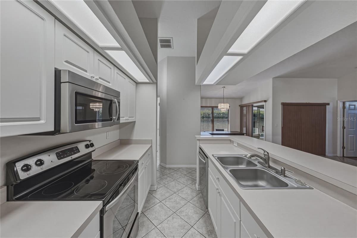 6232 HUNTINGTON DRIVE — photo 19 of 60