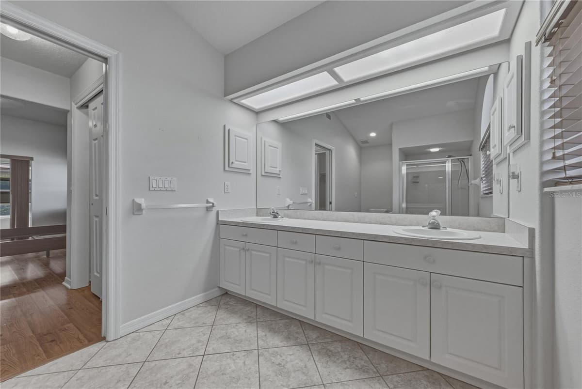 6232 HUNTINGTON DRIVE — photo 36 of 60
