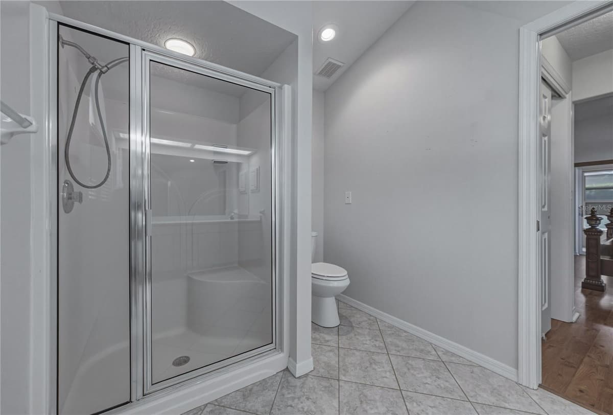 6232 HUNTINGTON DRIVE — photo 35 of 60