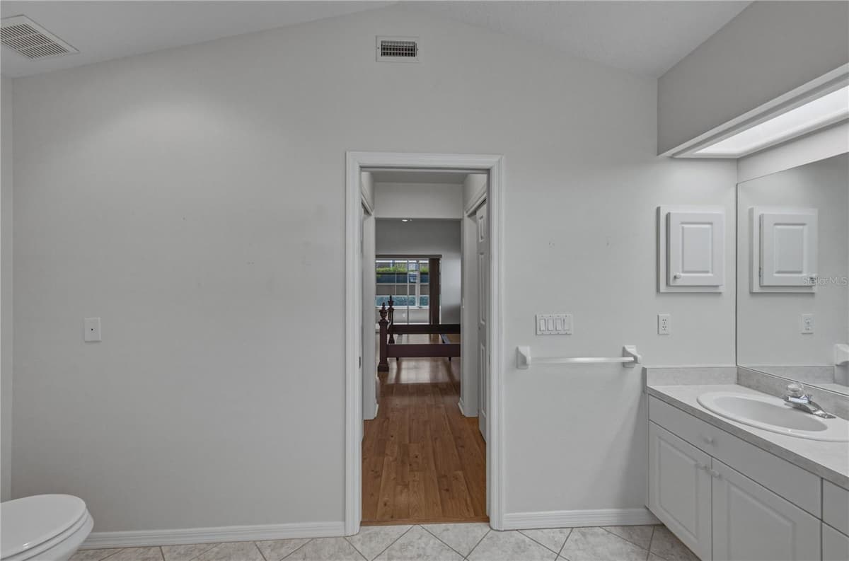 6232 HUNTINGTON DRIVE — photo 37 of 60