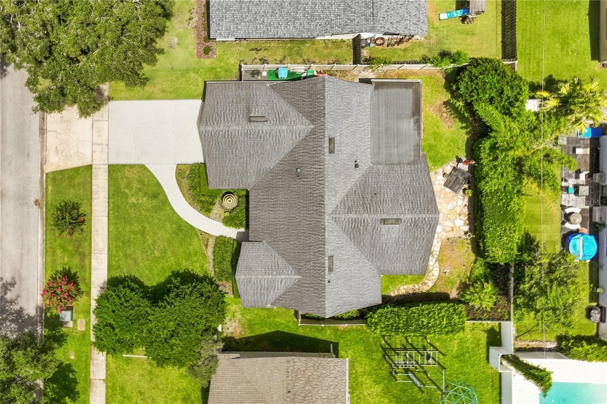 2504 FORFARSHIRE DRIVE — photo 33 of 45
