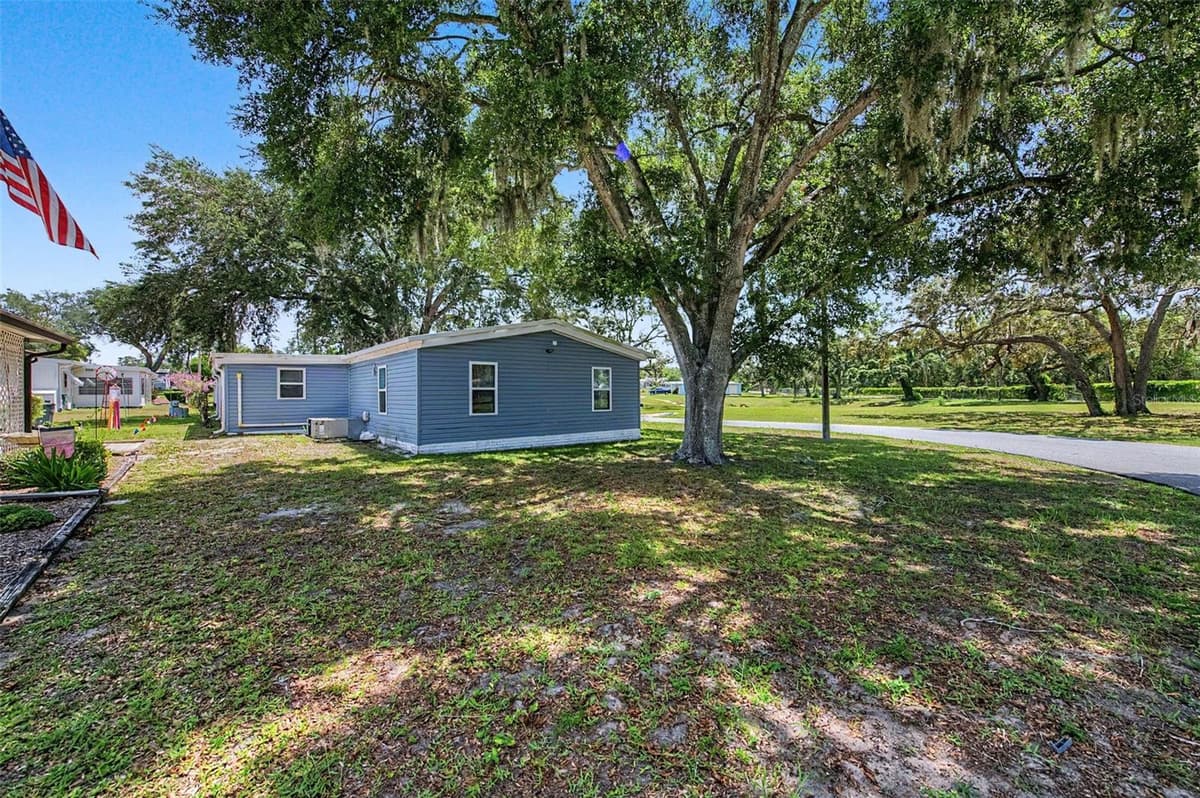 7338 FIRST LOOP AVENUE — photo 32 of 37