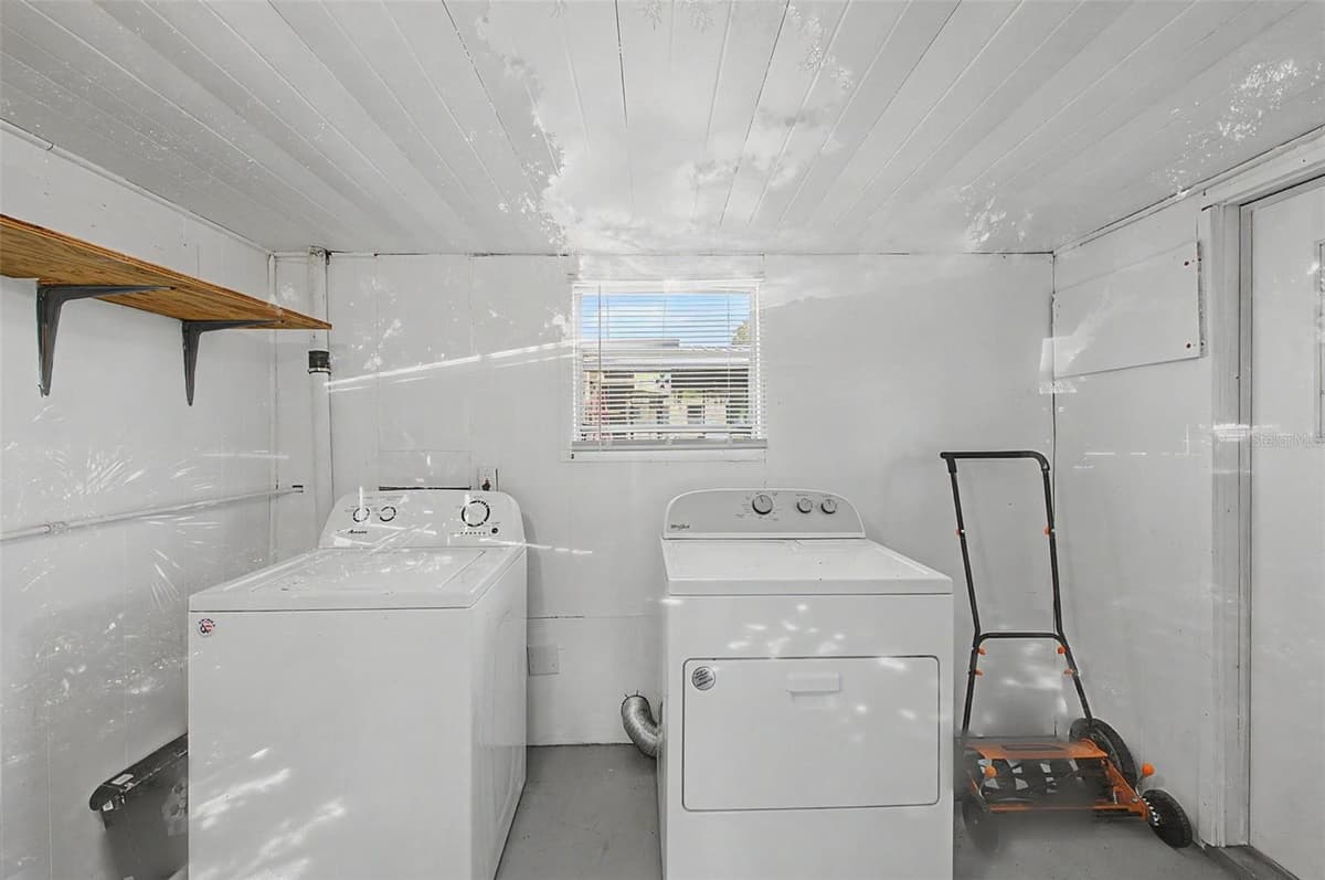 7338 FIRST LOOP AVENUE — photo 31 of 37