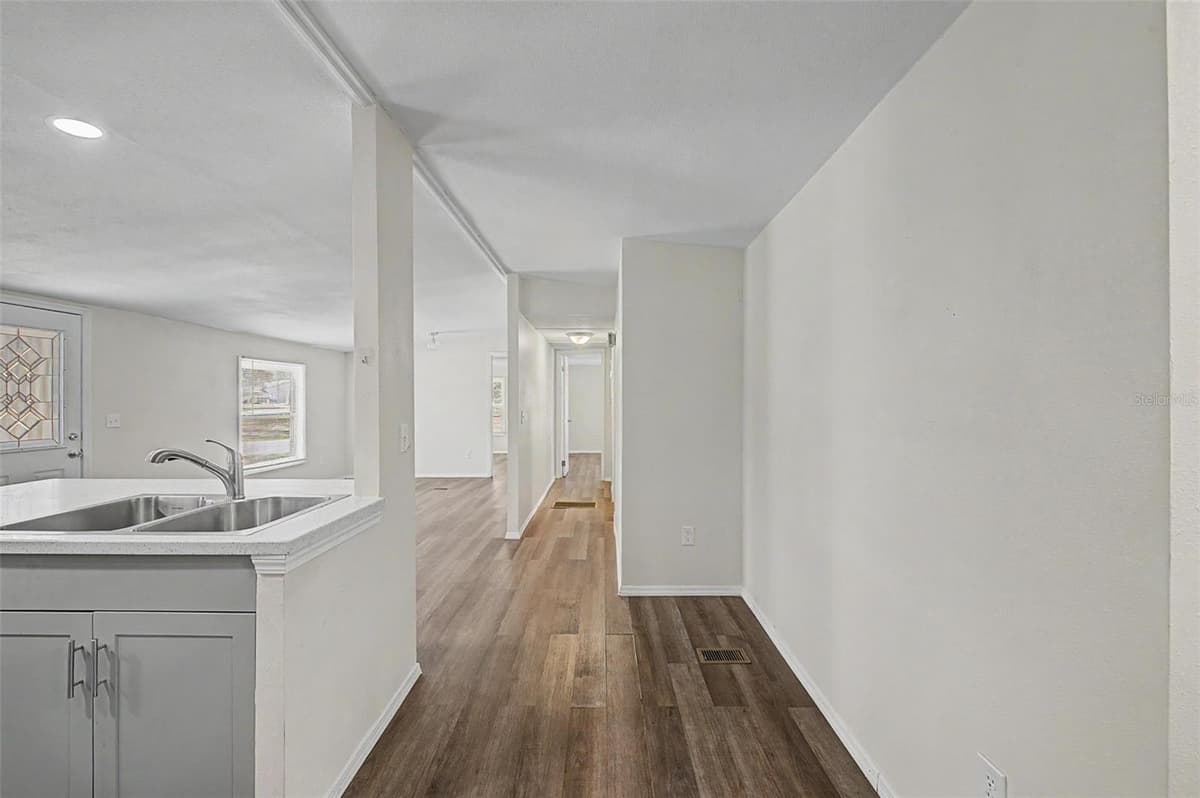 7338 FIRST LOOP AVENUE — photo 21 of 37