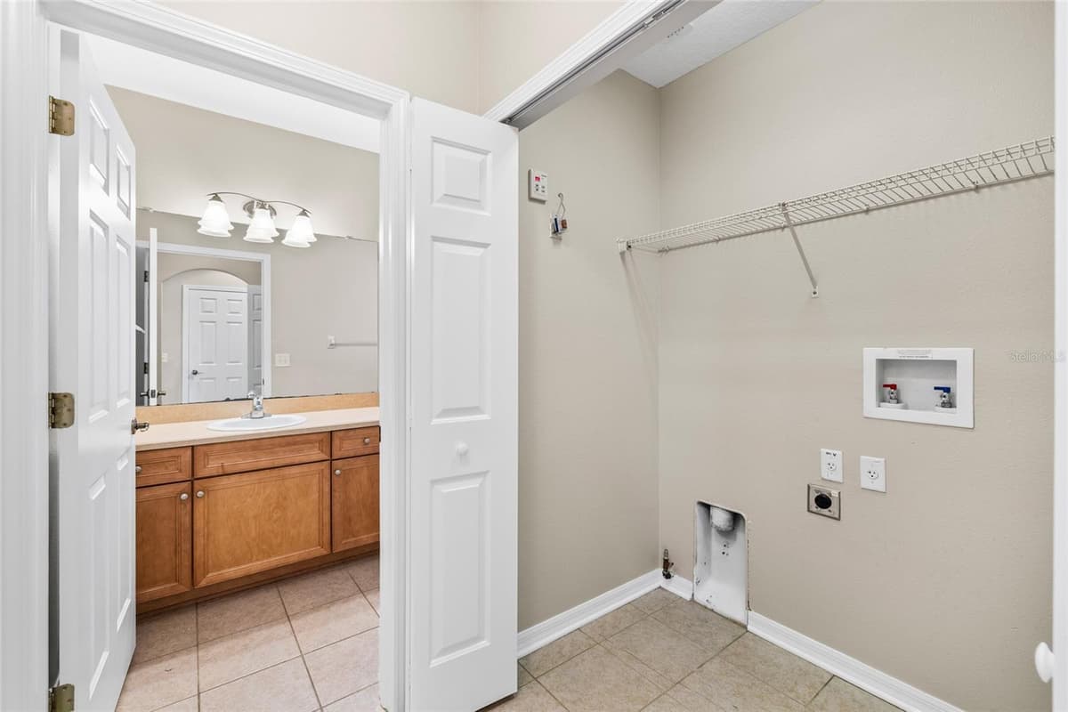5906 BEACONPARK STREET — photo 28 of 81