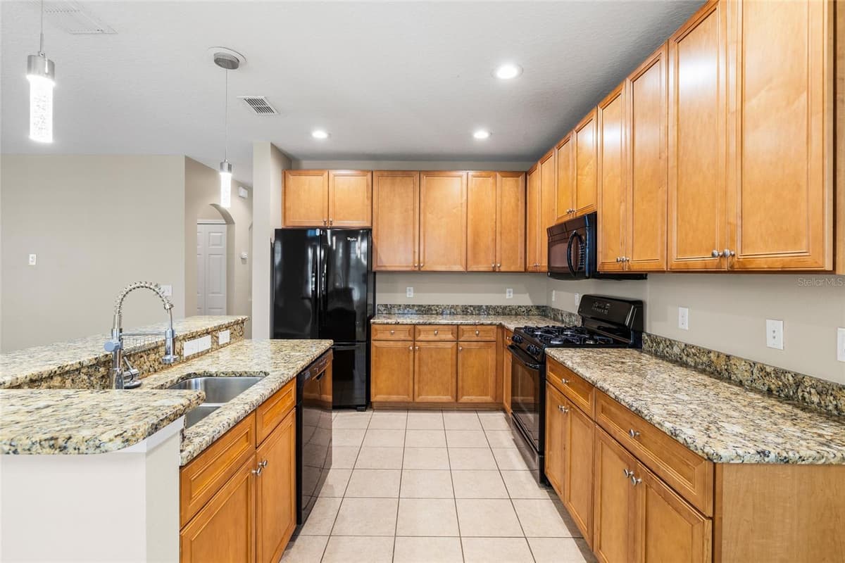 5906 BEACONPARK STREET — photo 23 of 81