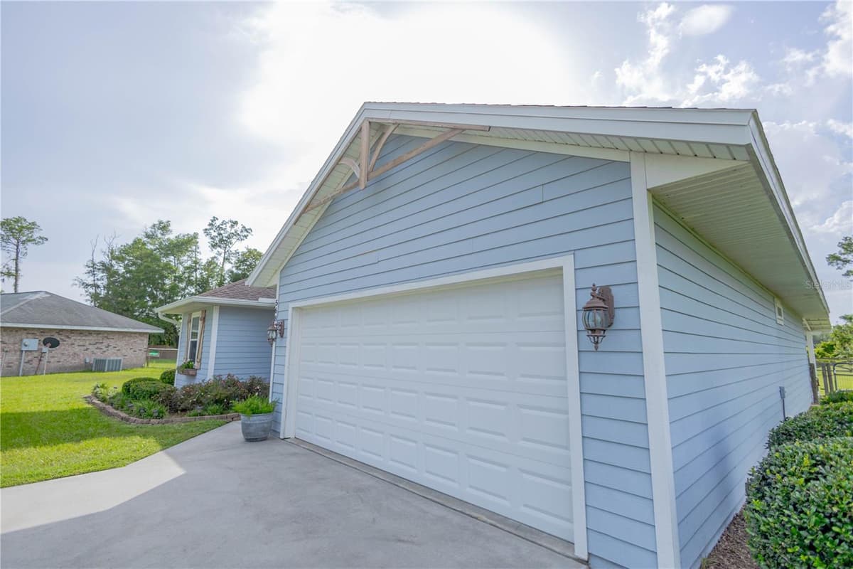 568 GERALD CONNER DRIVE — photo 4 of 50