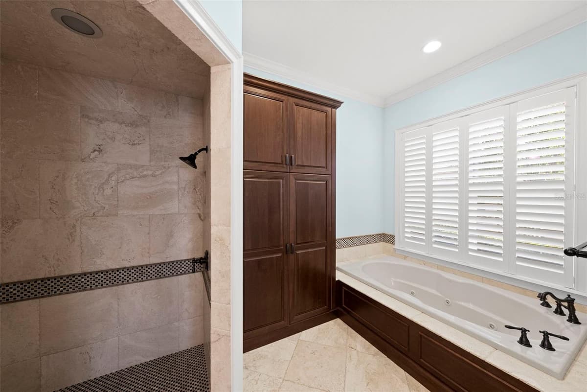 2689 WATERS EDGE COURT — photo 37 of 66