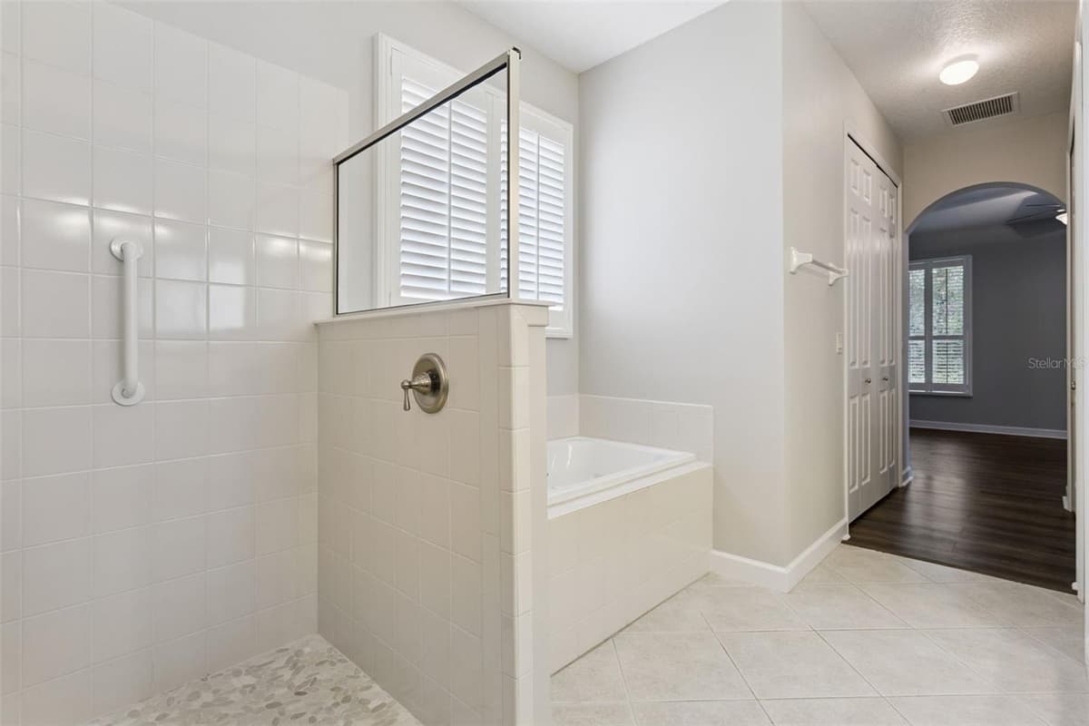 8270 BRIDGEPORT BAY CIRCLE — photo 27 of 82