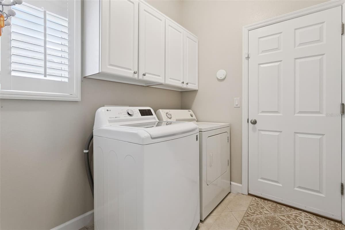 8270 BRIDGEPORT BAY CIRCLE — photo 31 of 82