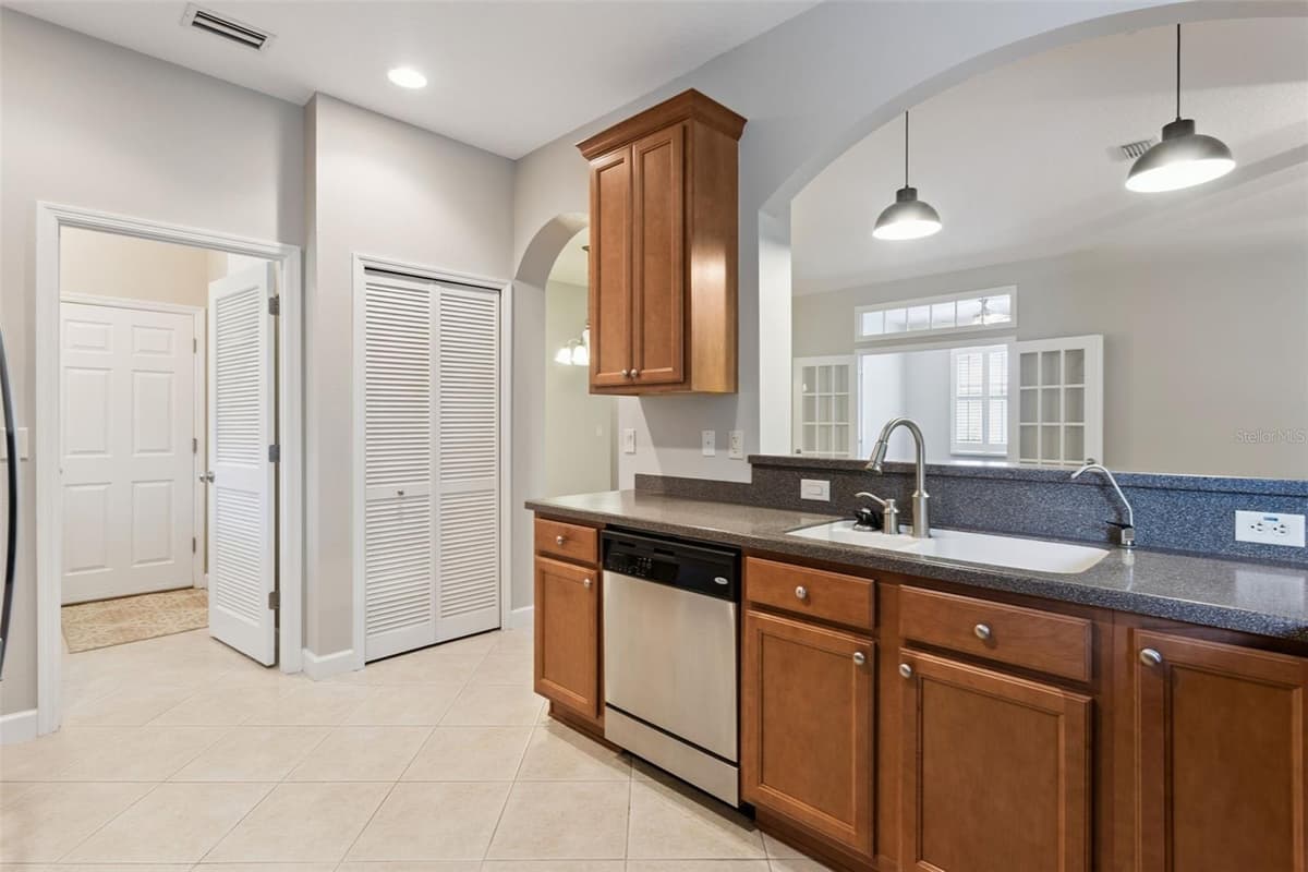 8270 BRIDGEPORT BAY CIRCLE — photo 13 of 82
