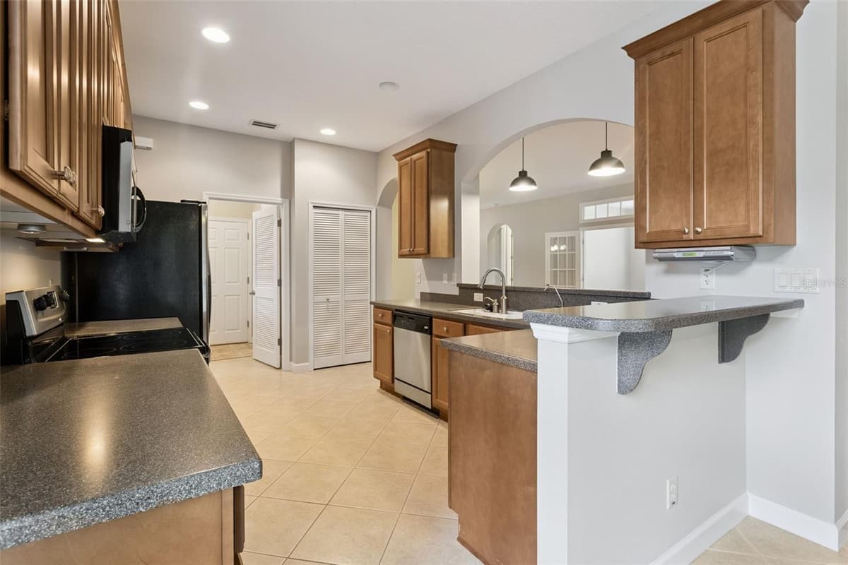 8270 BRIDGEPORT BAY CIRCLE — photo 16 of 82