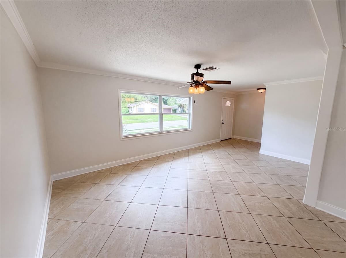2223 CONIFER AVENUE — photo 3 of 26