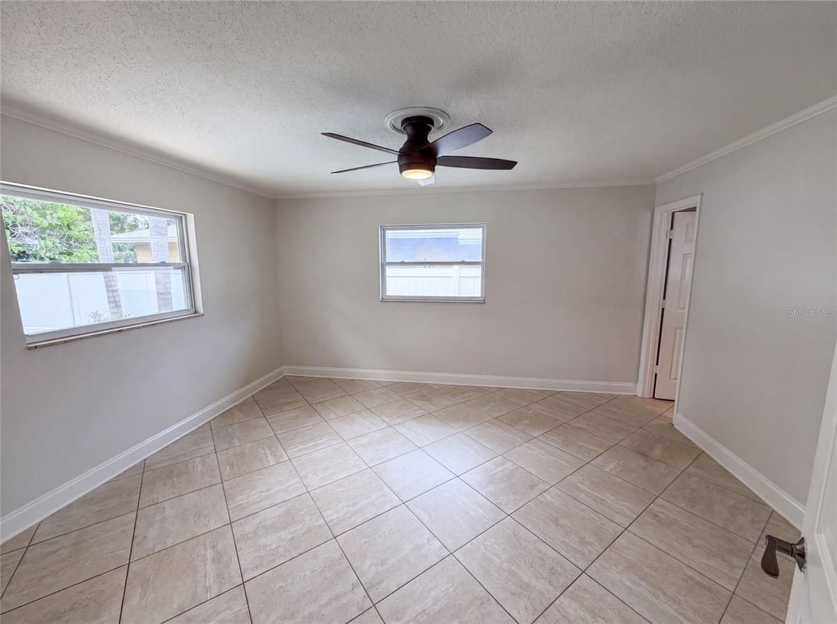 2223 CONIFER AVENUE — photo 4 of 26