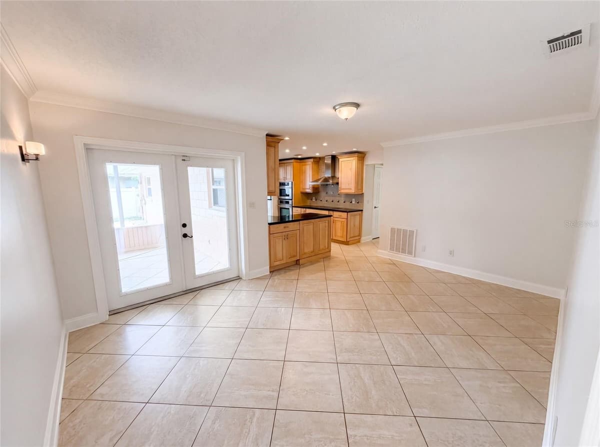 2223 CONIFER AVENUE — photo 9 of 26