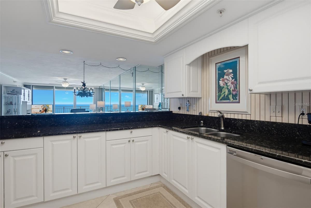 2545 ATLANTIC AVENUE — photo 15 of 44