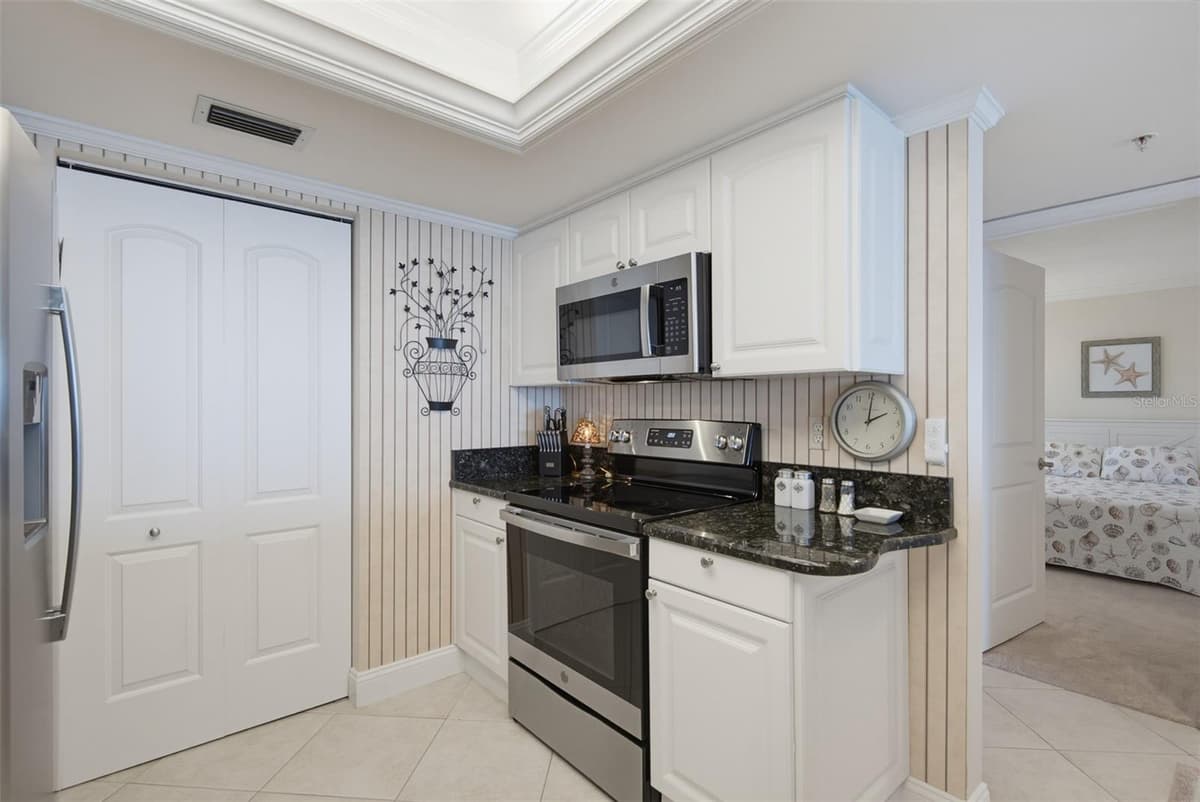 2545 ATLANTIC AVENUE — photo 16 of 44