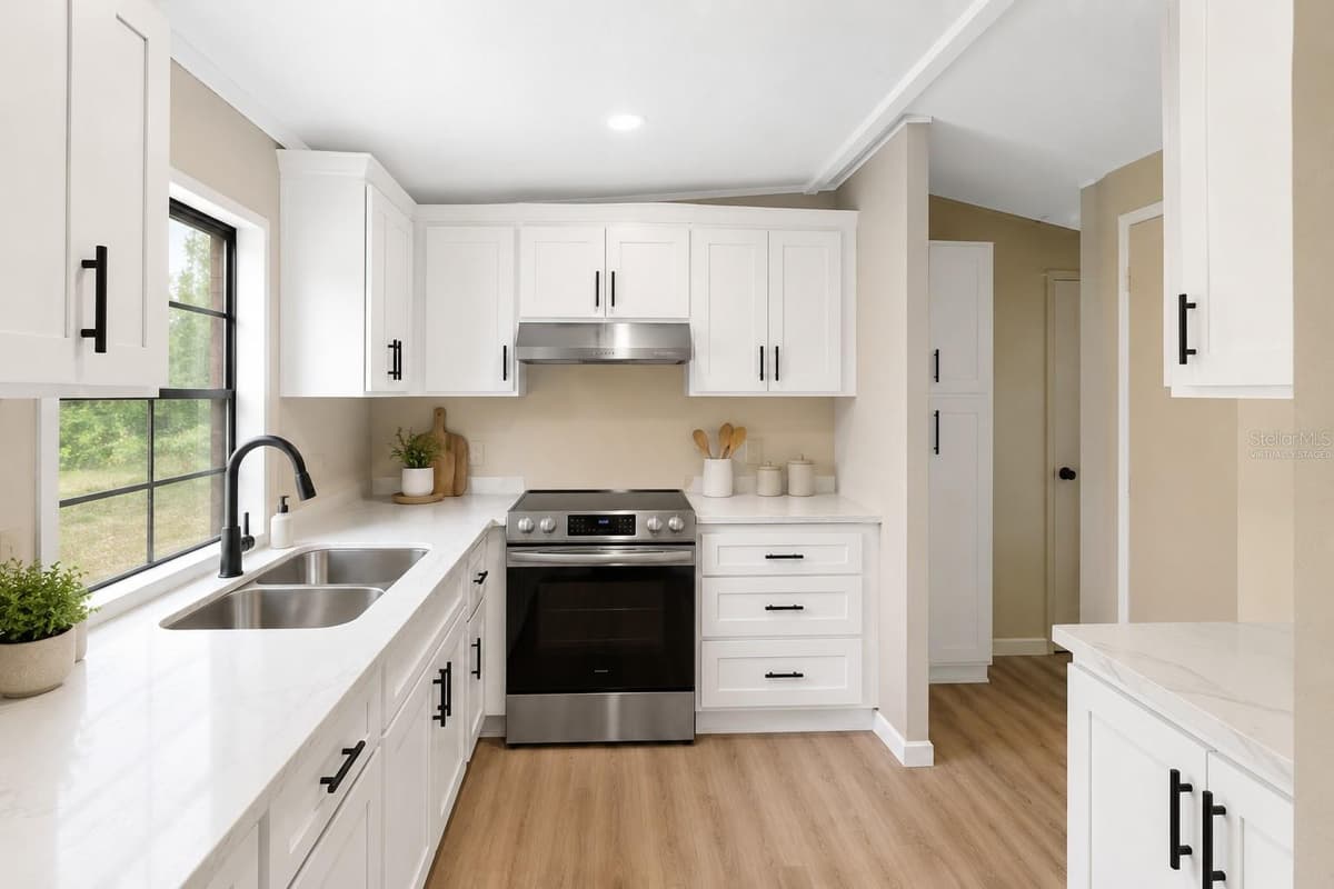 7056 VANCE STREET — photo 9 of 36