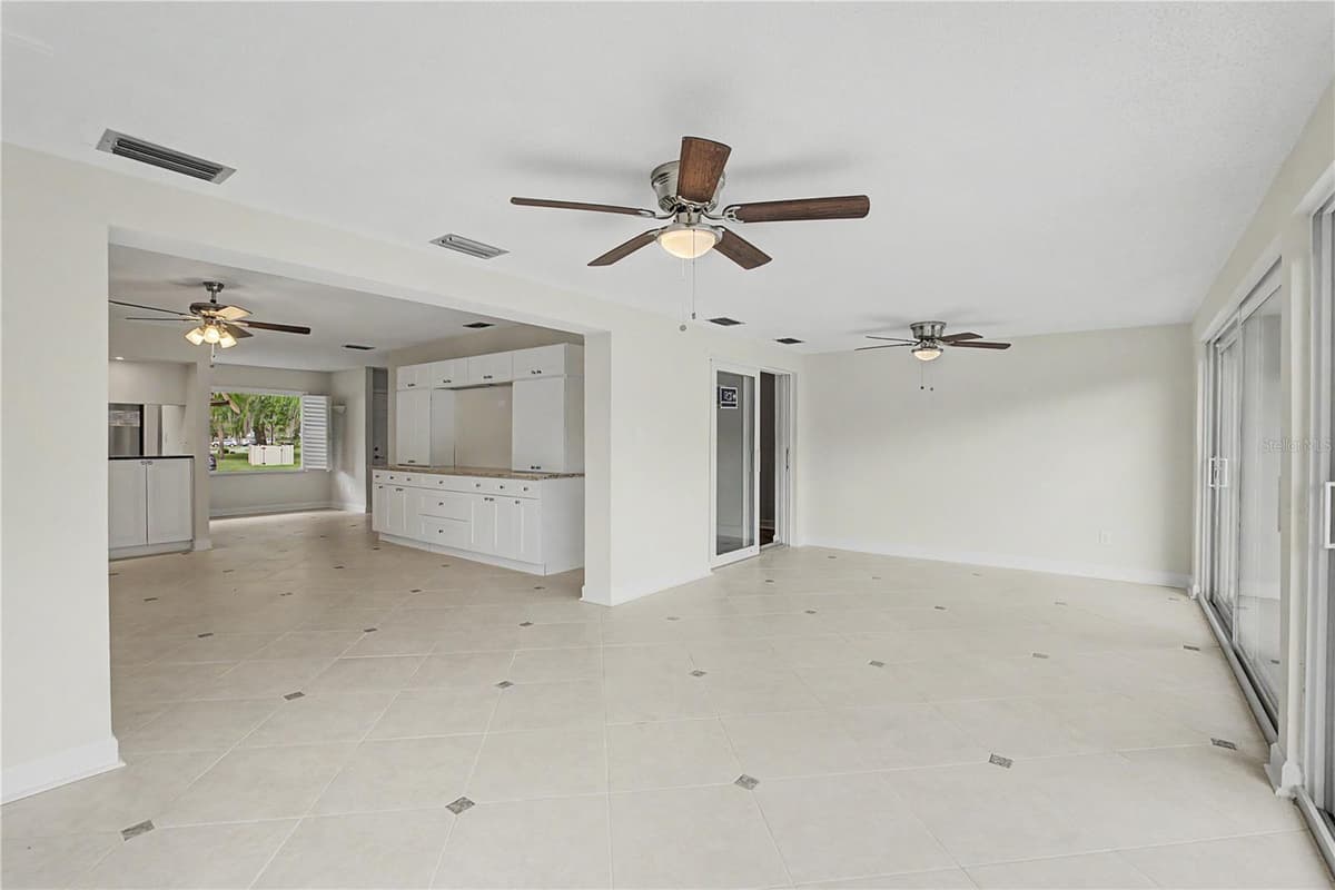 11364 BAYSHORE DRIVE — photo 9 of 29