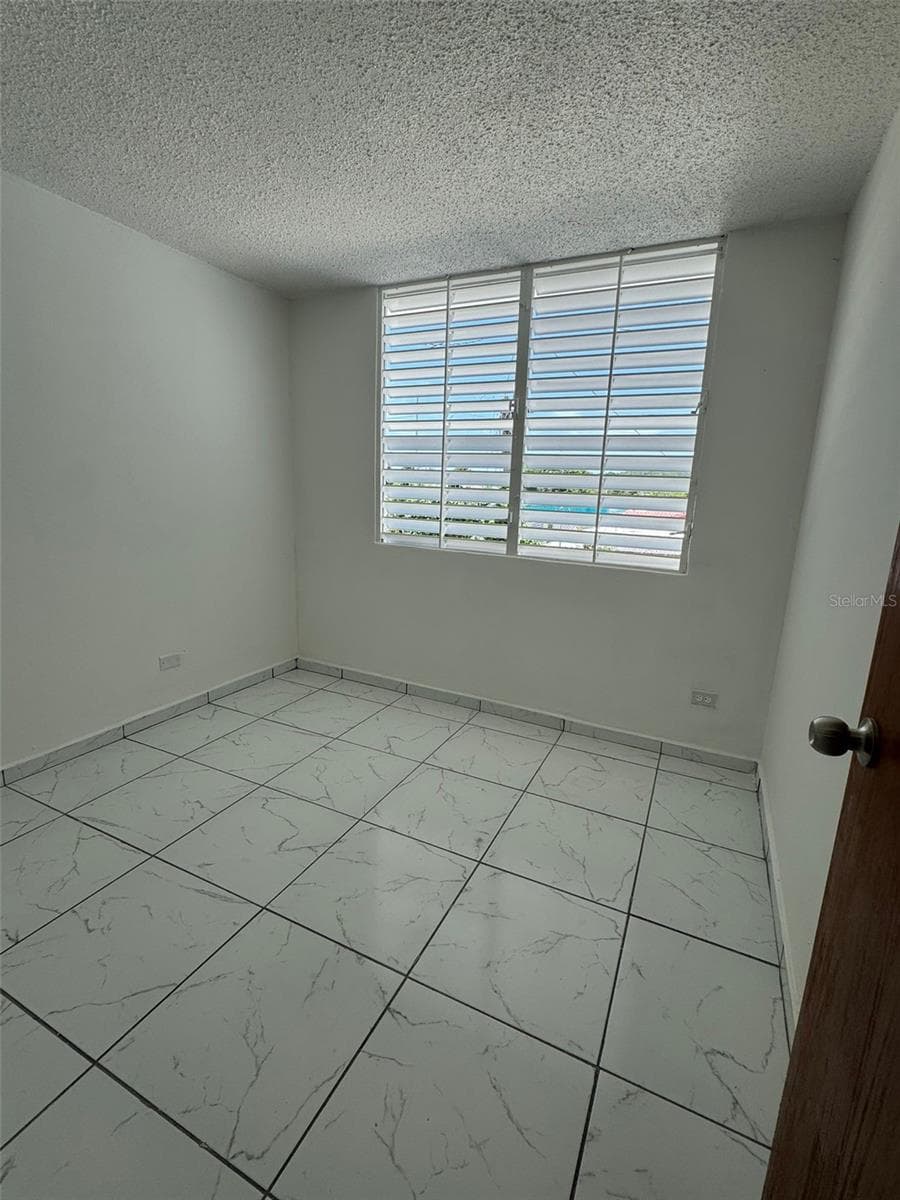 A-36 CALLE MARGINAL URB. BARALT — photo 6 of 11