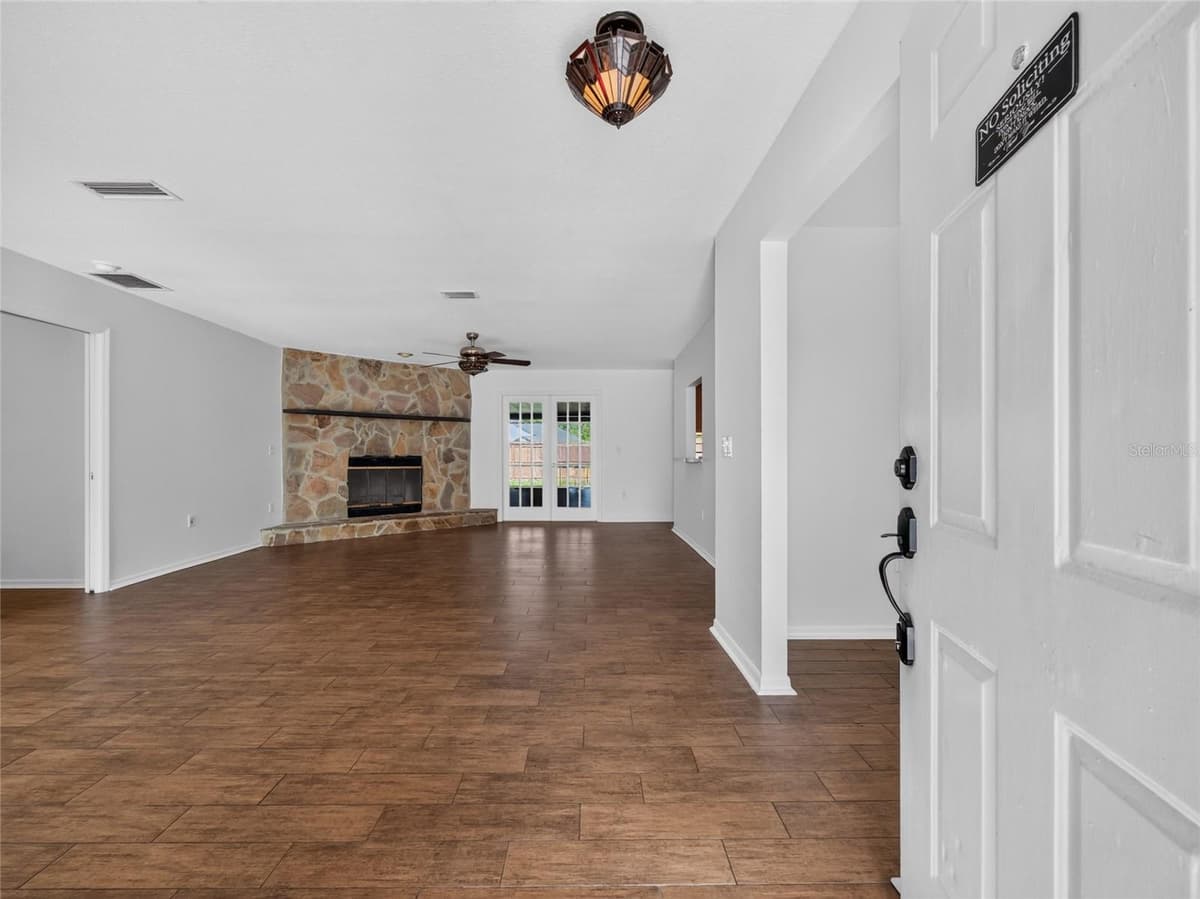 811 HARBOUR COURT — photo 2 of 29