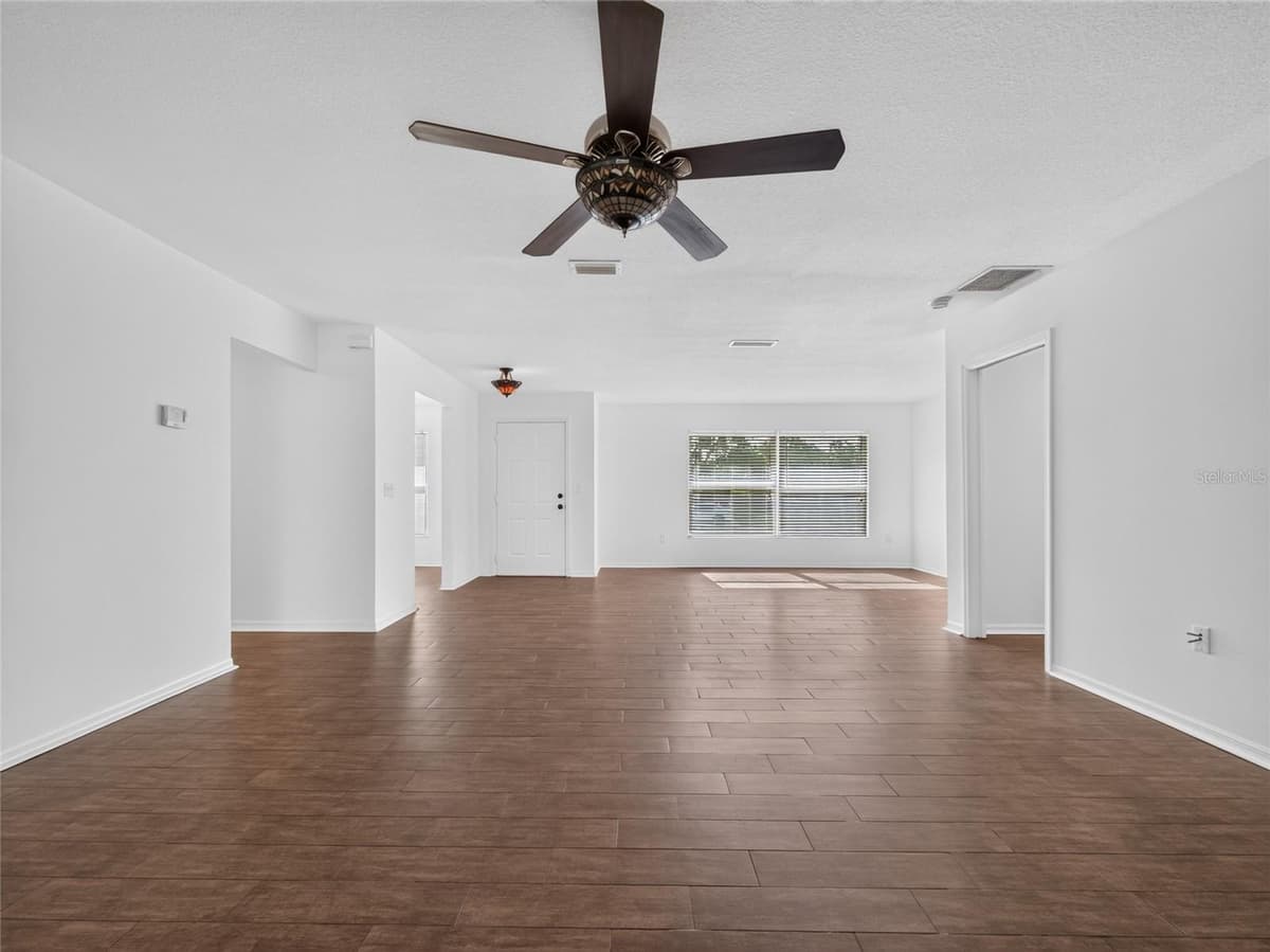 811 HARBOUR COURT — photo 8 of 29