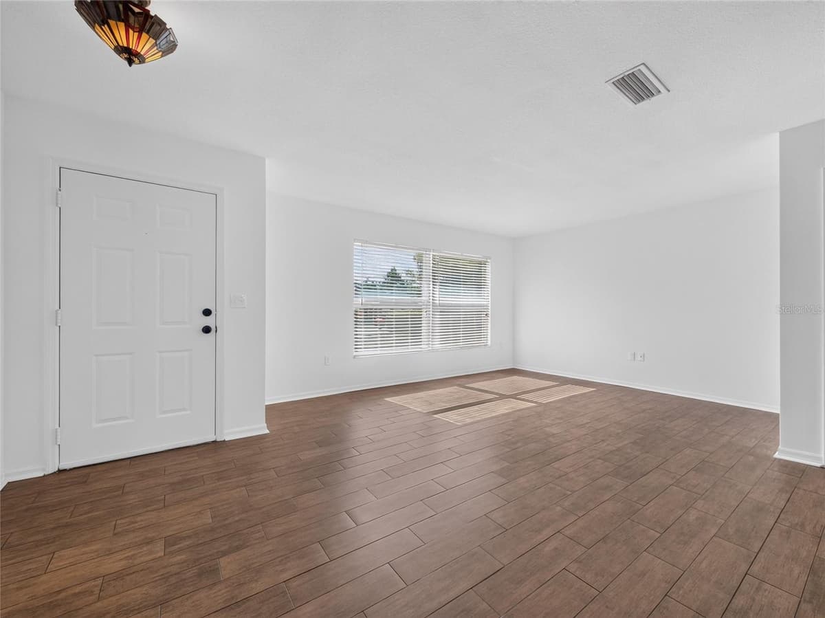 811 HARBOUR COURT — photo 11 of 29
