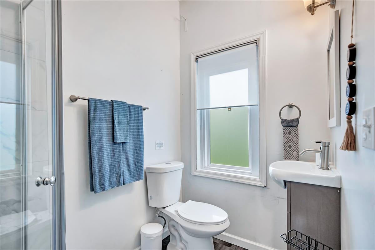 210 BELLEVUE AVENUE — photo 17 of 25