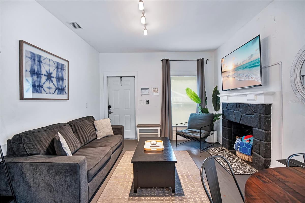 210 BELLEVUE AVENUE — photo 6 of 25