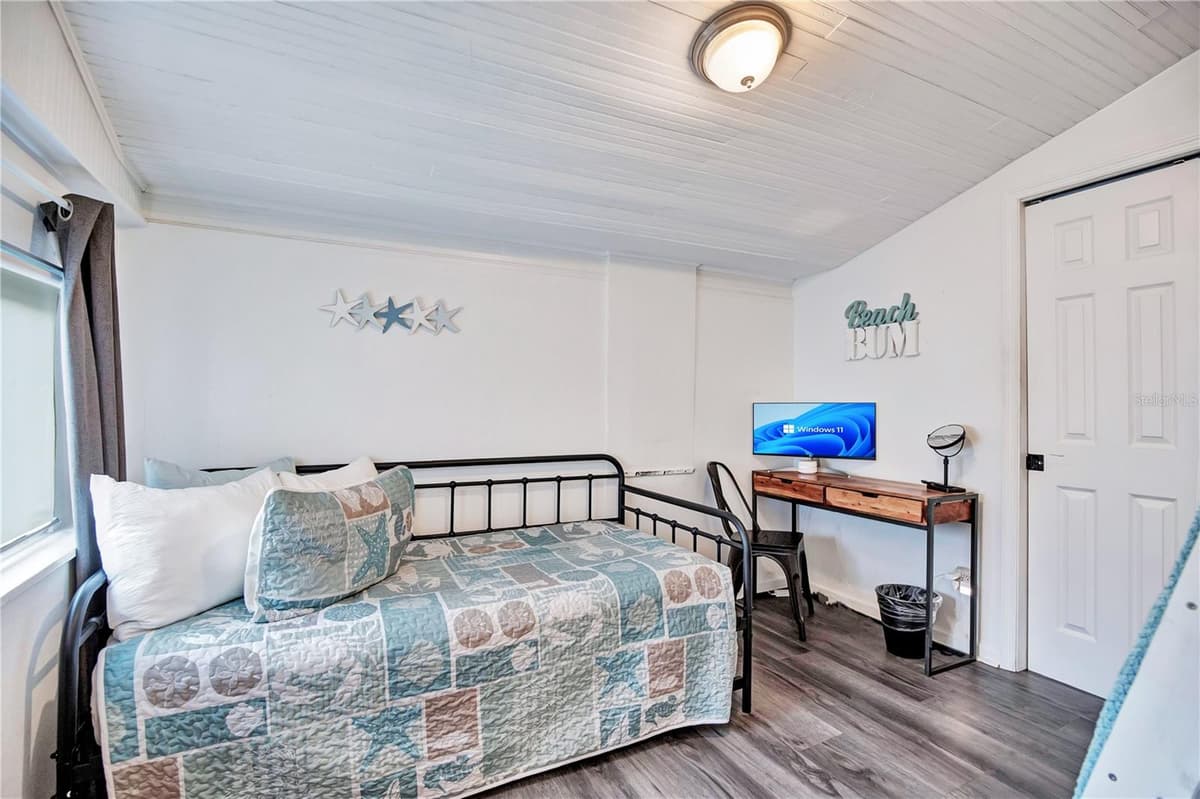 210 BELLEVUE AVENUE — photo 22 of 25