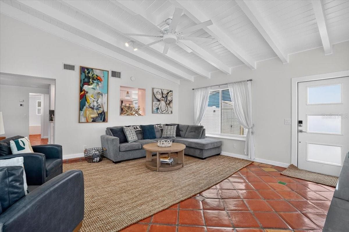 6203 HOLMES BOULEVARD — photo 10 of 66