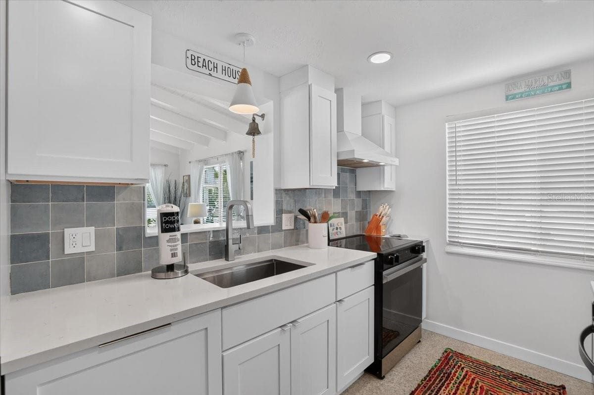6203 HOLMES BOULEVARD — photo 46 of 66