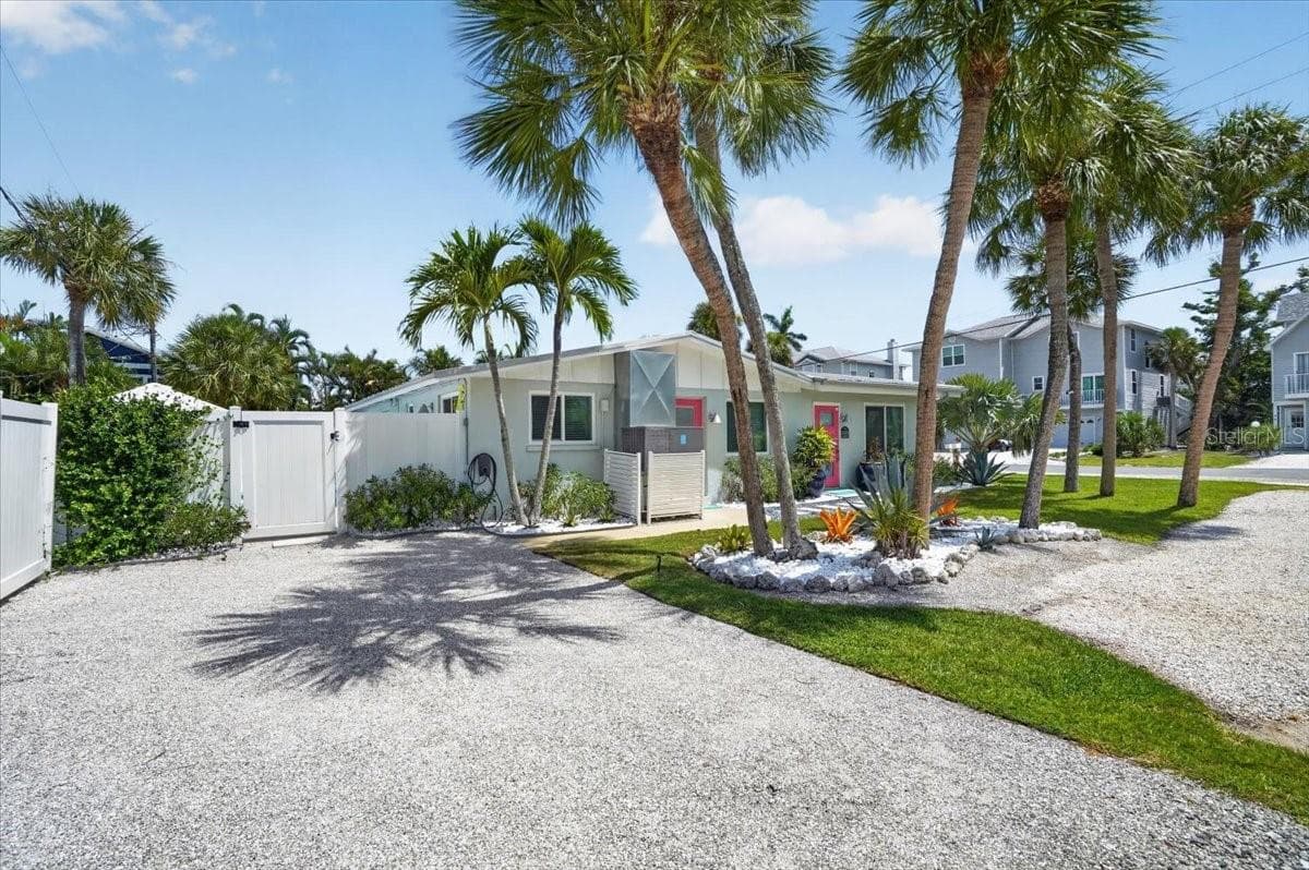 6203 HOLMES BOULEVARD — photo 35 of 66