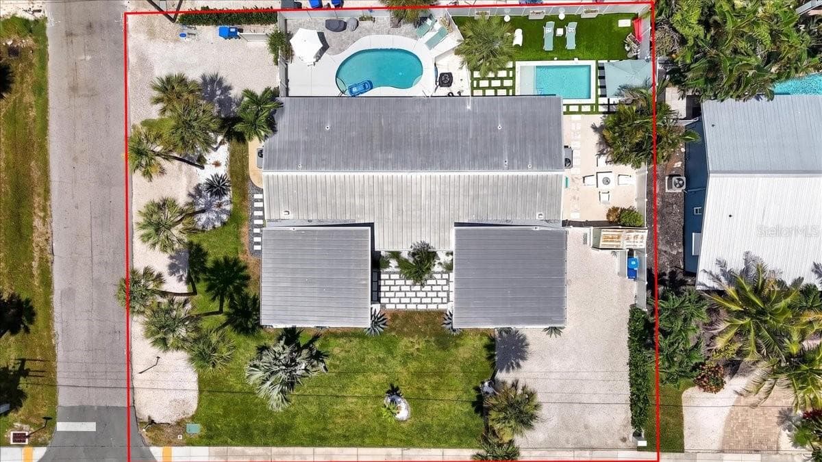 6203 HOLMES BOULEVARD — photo 6 of 66