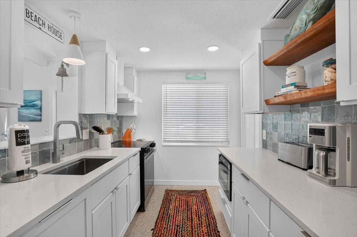 6203 HOLMES BOULEVARD — photo 48 of 66