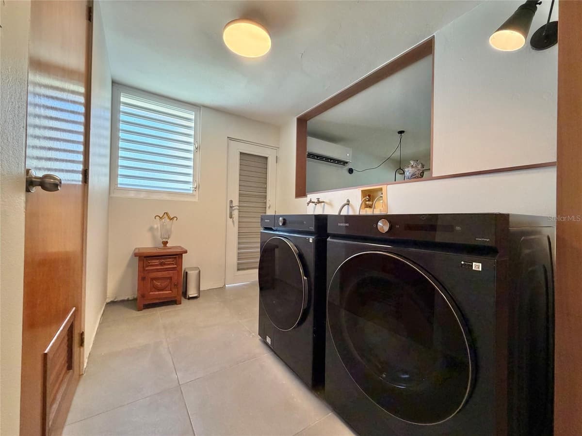 33 CALLE DIEGO SALCEDO — photo 36 of 60