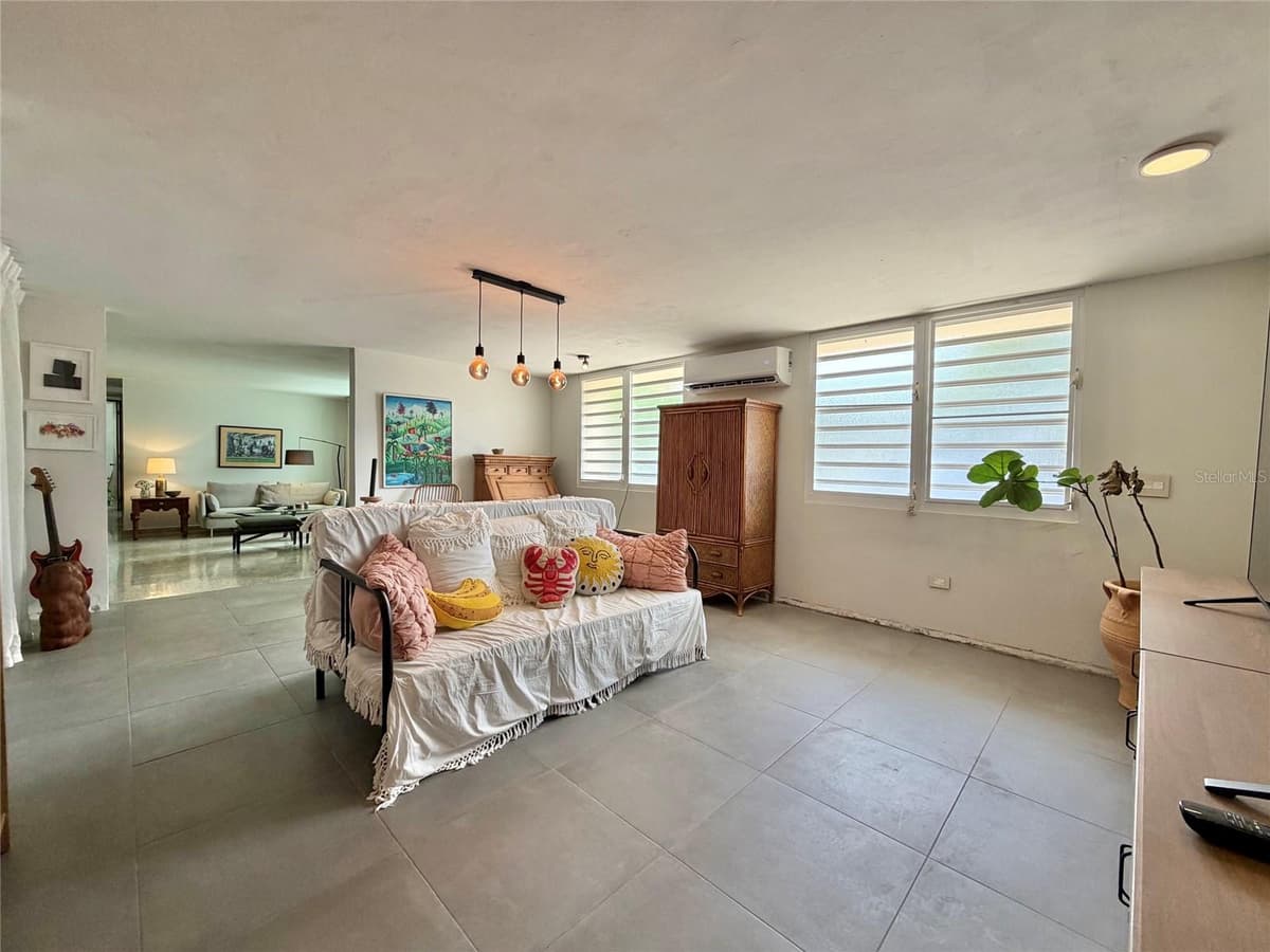 33 CALLE DIEGO SALCEDO — photo 18 of 60