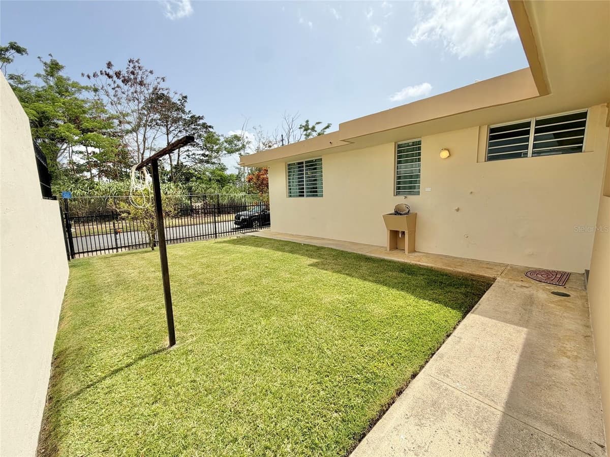 33 CALLE DIEGO SALCEDO — photo 50 of 60