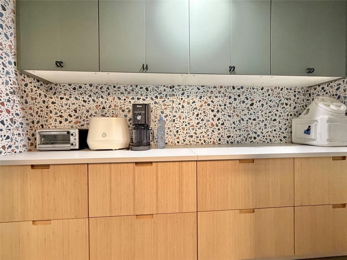 33 CALLE DIEGO SALCEDO — photo 37 of 60