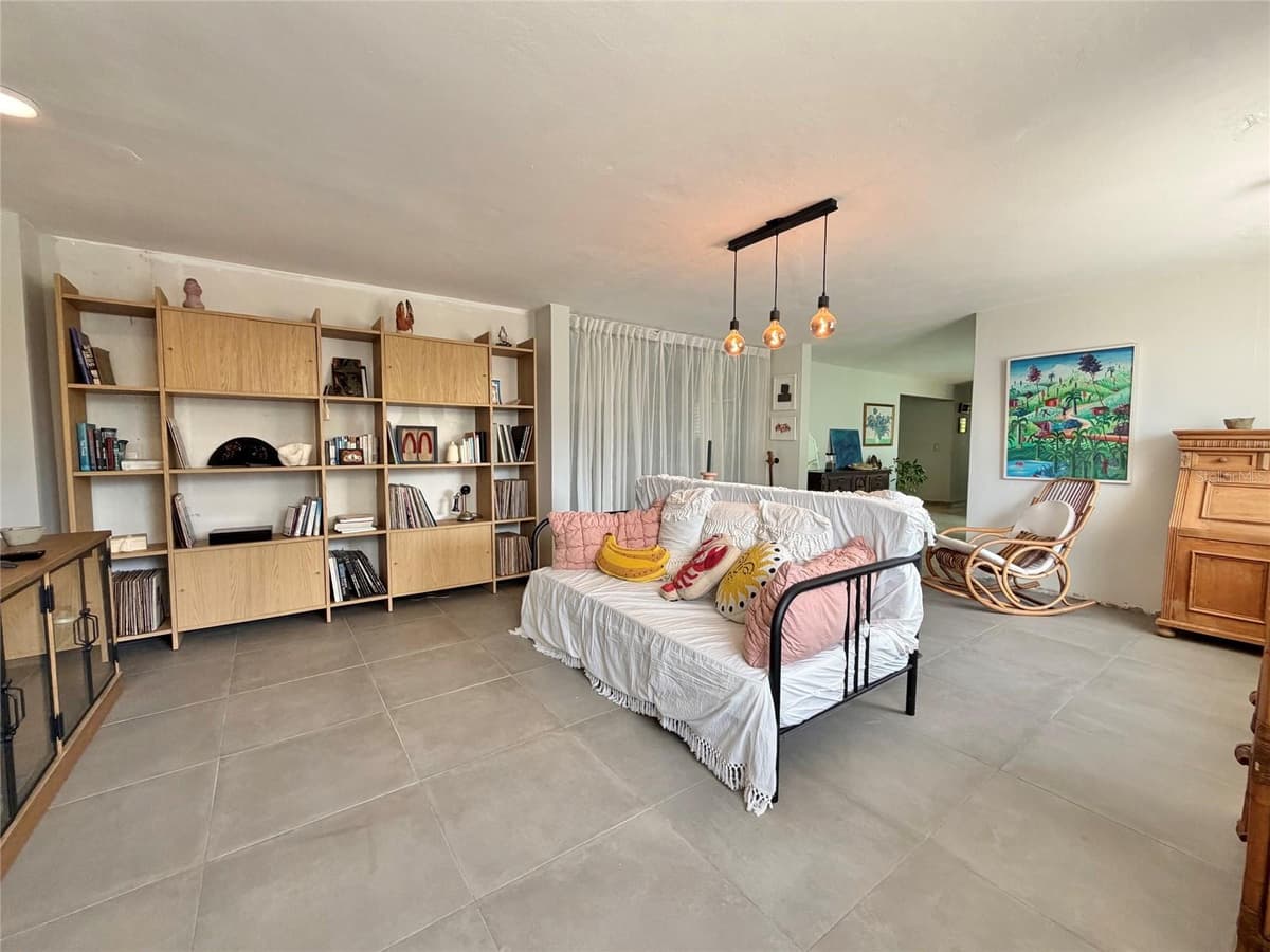 33 CALLE DIEGO SALCEDO — photo 22 of 60