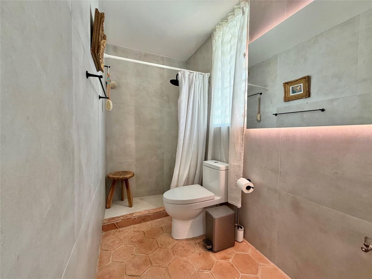 33 CALLE DIEGO SALCEDO — photo 43 of 60