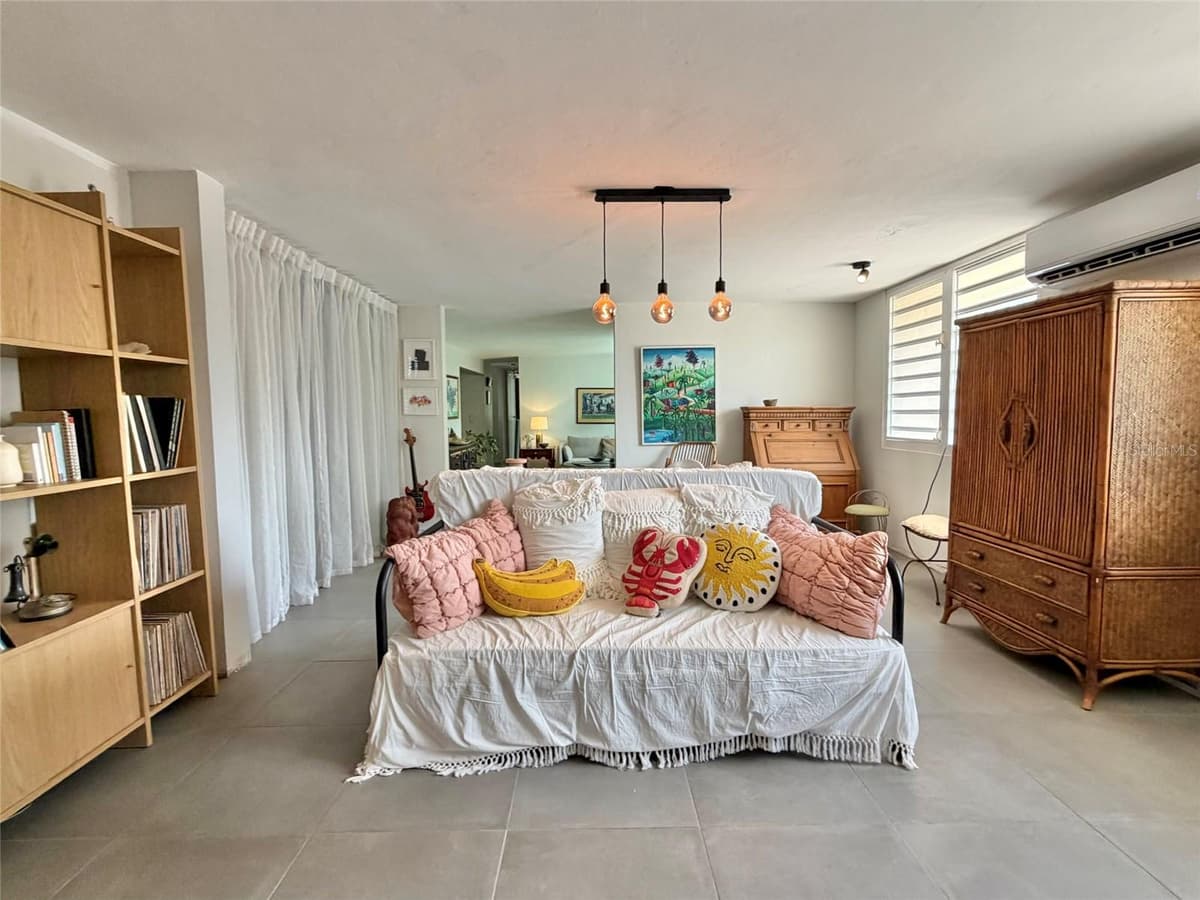 33 CALLE DIEGO SALCEDO — photo 20 of 60