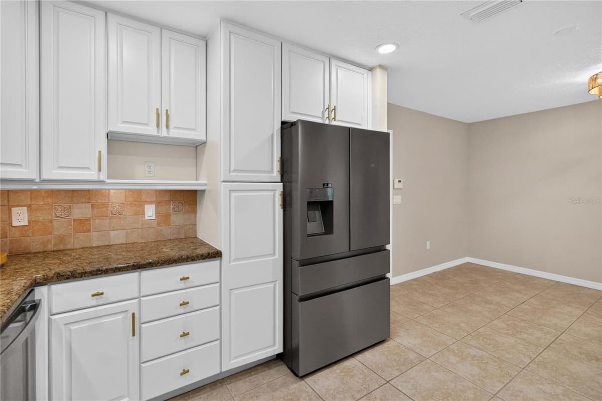 4195 FALLWOOD CIRCLE — photo 12 of 50