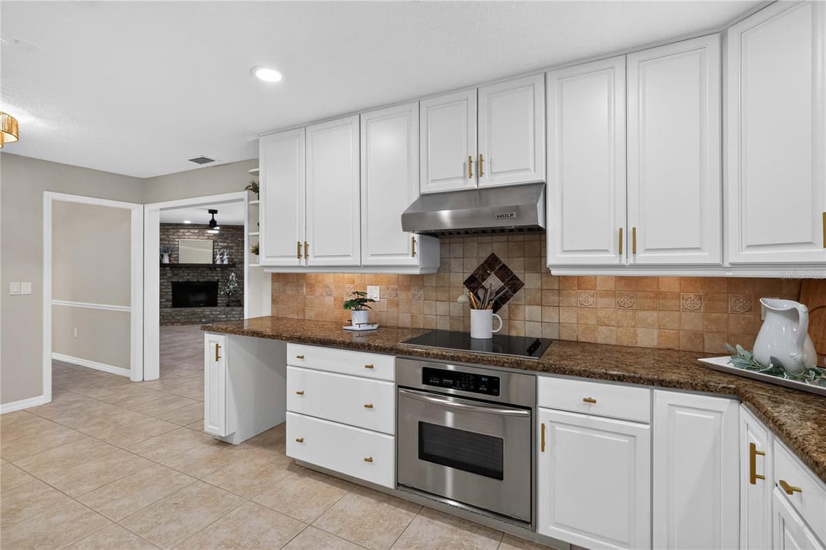 4195 FALLWOOD CIRCLE — photo 11 of 50