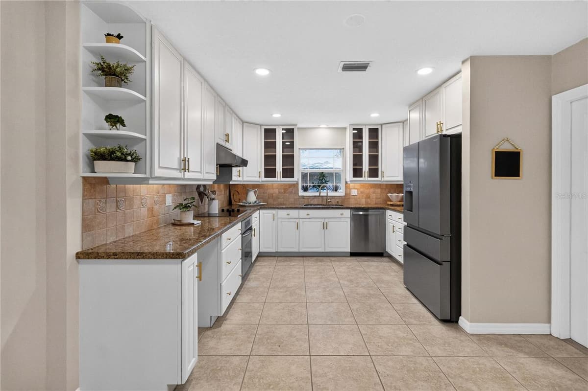 4195 FALLWOOD CIRCLE — photo 13 of 50