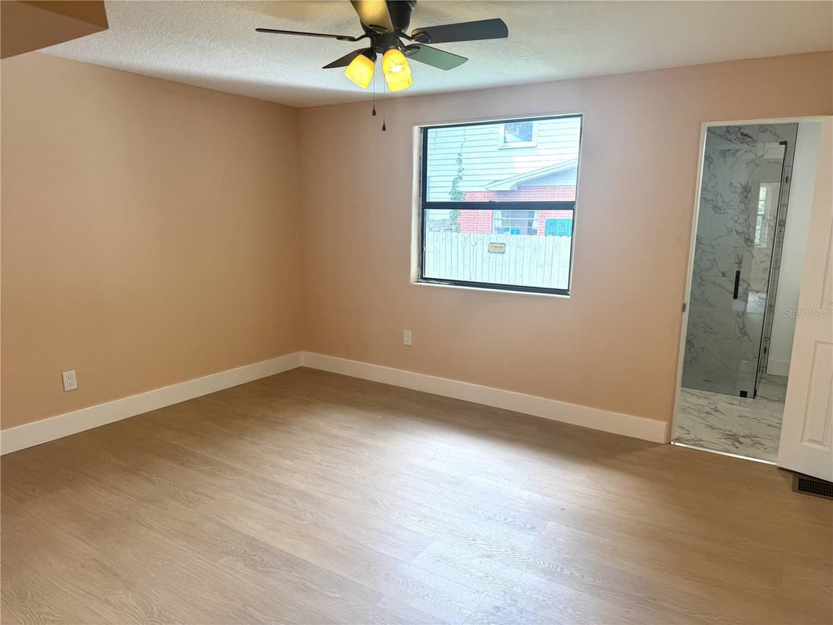 904 MOODY BOULEVARD — photo 20 of 31