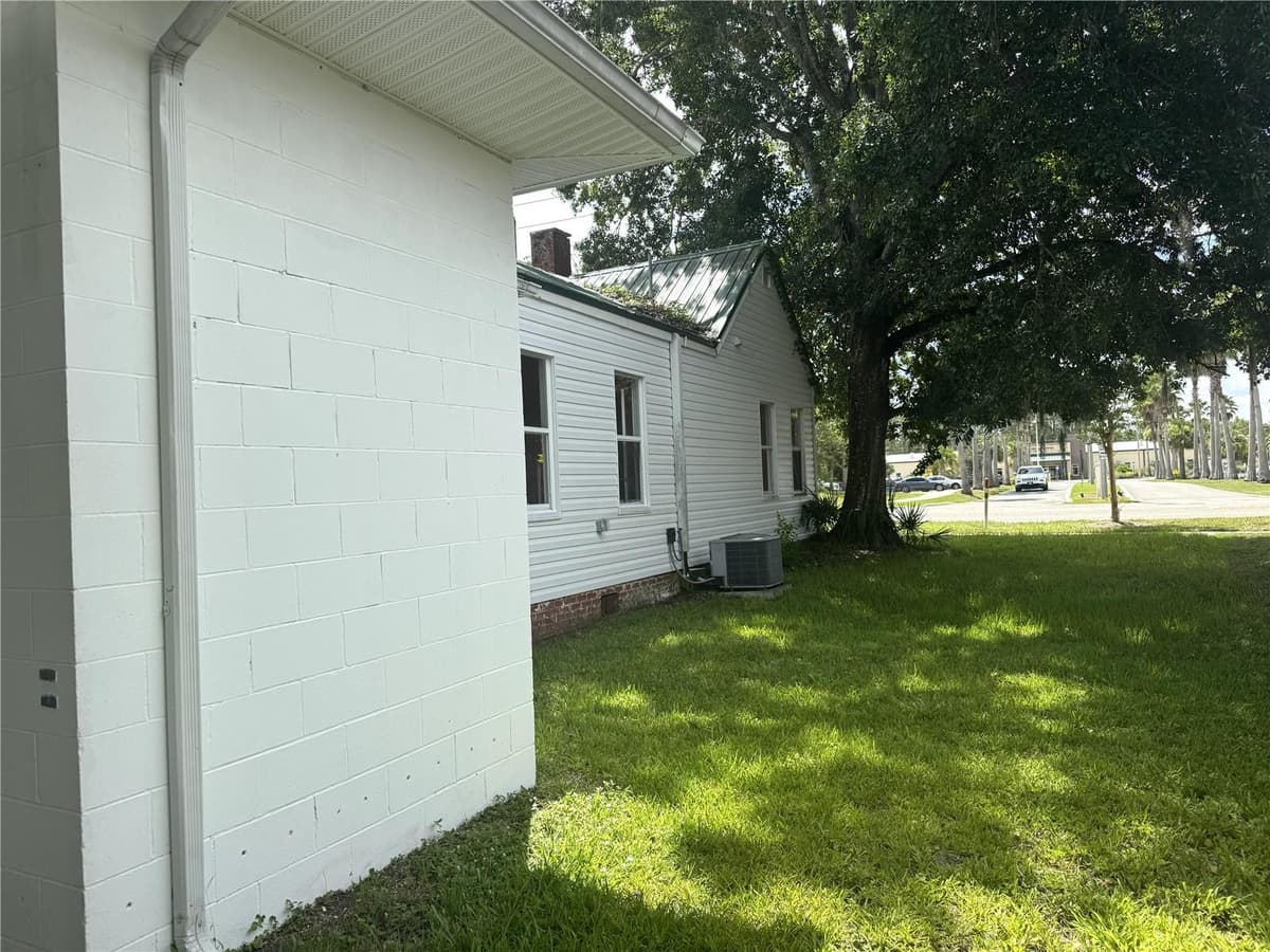 904 MOODY BOULEVARD — photo 29 of 31