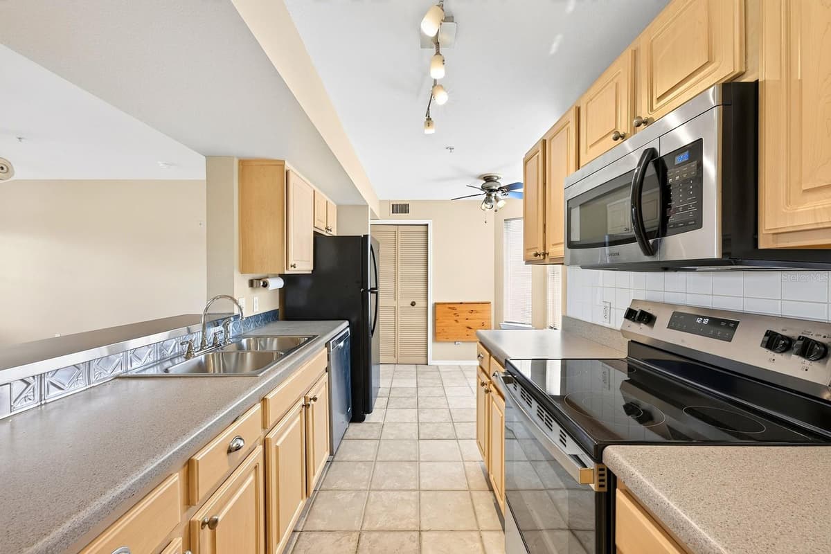 420 SUMMIT RIDGE PLACE — photo 7 of 25