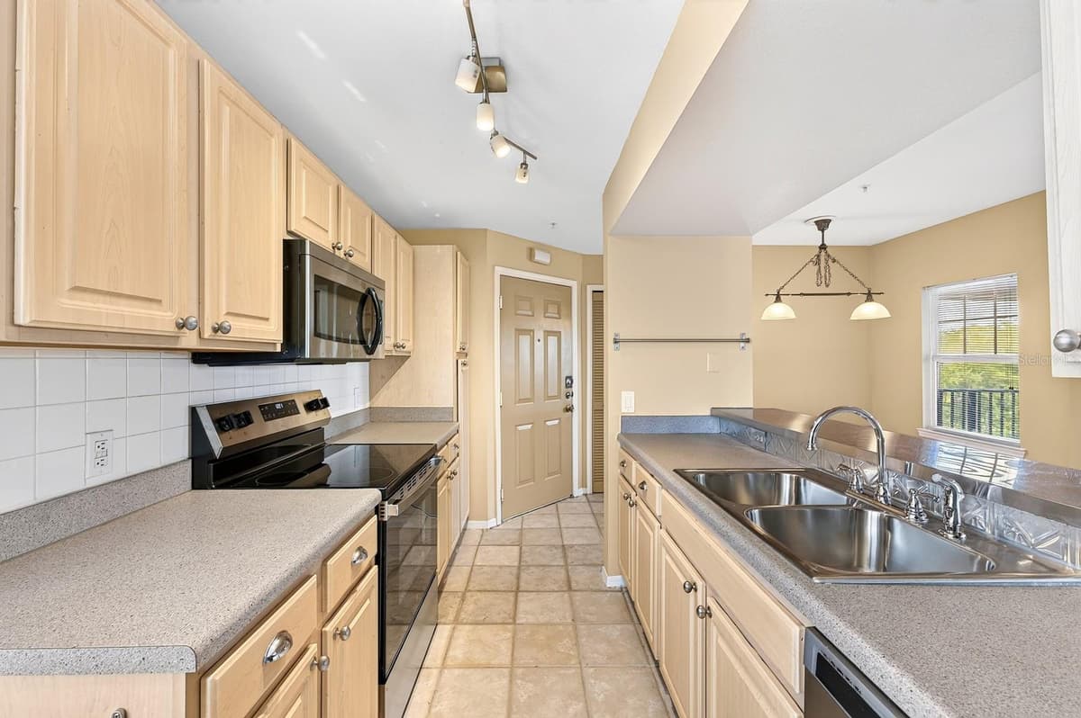 420 SUMMIT RIDGE PLACE — photo 8 of 25