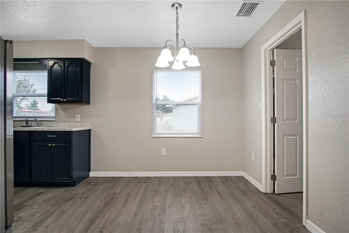 1000 VALENCIA AVENUE — photo 12 of 35